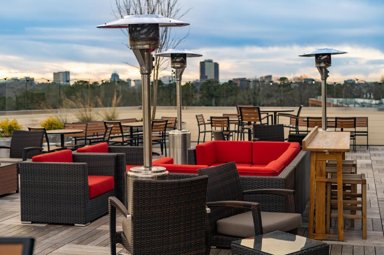 Courtyard By Marriott Atlanta Dunwoody Hotel Exterior photo