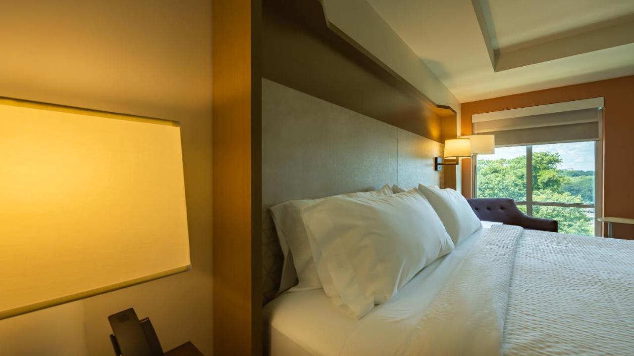 Courtyard By Marriott Atlanta Dunwoody Hotel Exterior photo